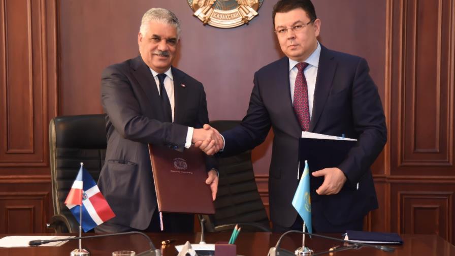 RD y Kazajistán firman memorándum sobre cooperación energética