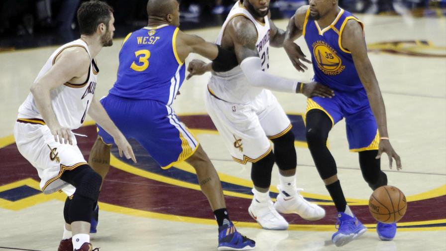 Así presentaron distintos medios el resultado del juego 3 de la final de la NBA Así presentaron distintos medios el resultado del juego 3 de la final de la NBA