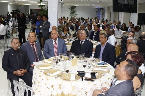 Alcaldía e iglesia de Santo Domingo Este se reunieron  con empresarios 