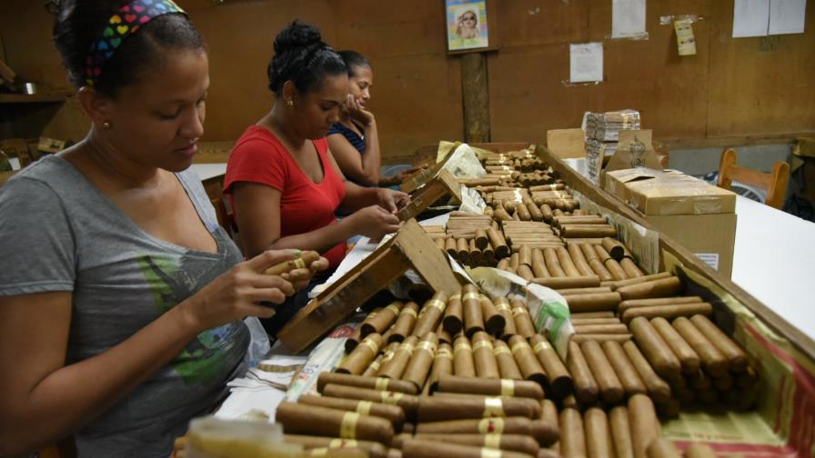 Industria del tabaco genera al Estado dominicano ingresos por RS$700 millones Industria del tabaco genera al Estado dominicano ingresos por RS$700 millones