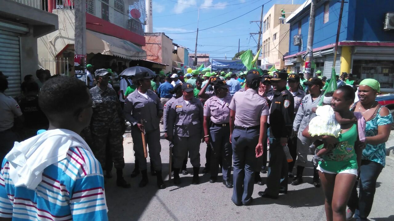Policías que velan por el orden en la Marcha Verde que se desarrolló en el San Pedro de Macorís.