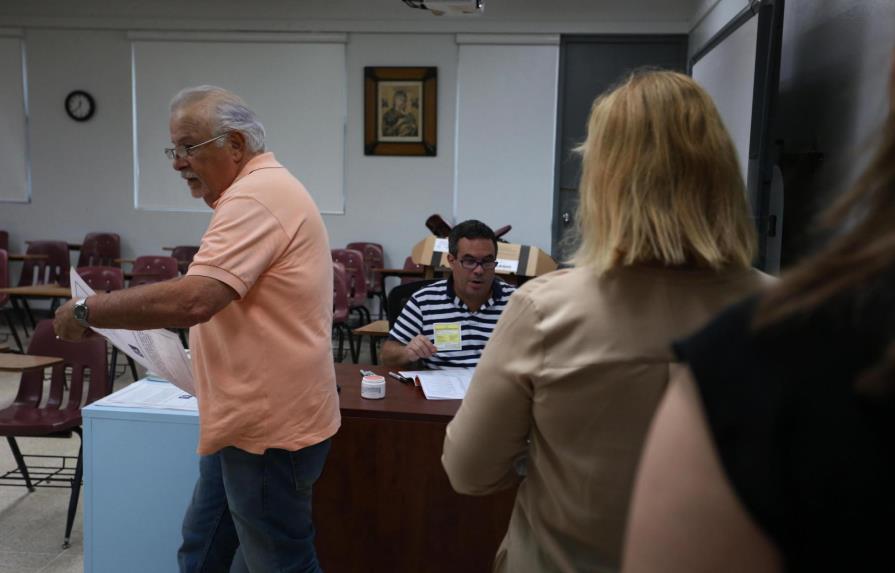 Cierran centros de votación del plebiscito sobre el estatus de Puerto Rico