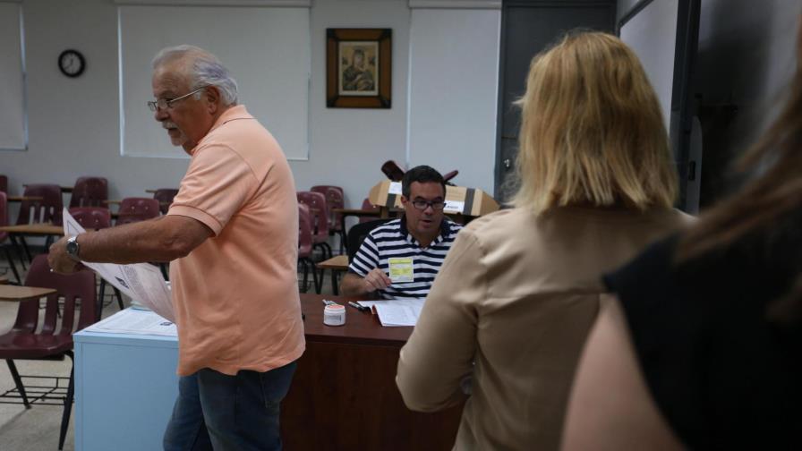 Cierran centros de votación del plebiscito sobre el estatus de Puerto Rico