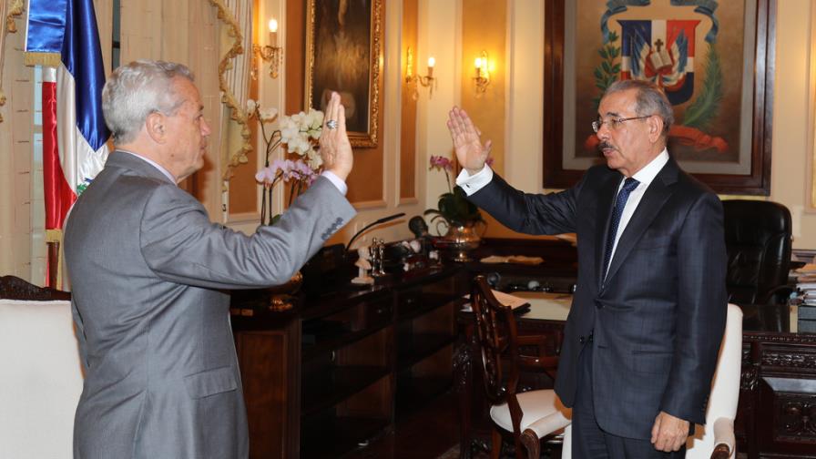 Presidente Medina juramenta al nuevo ministro de Industria y Comercio