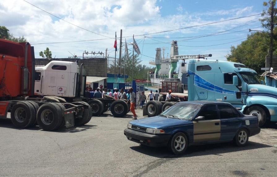 Camioneros levantan bloqueo de los puertos Multimodal y Andrés