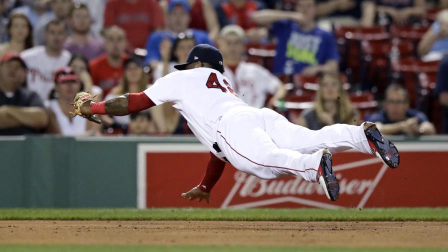 Pedroia y Medias Rojas ganan 6-5 a Filis en 11 entradas