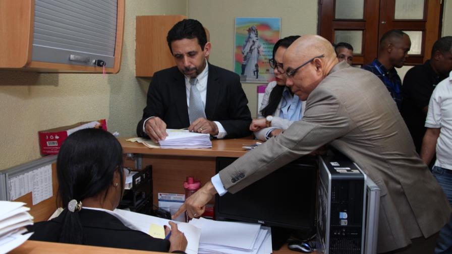 Ministro Peralta pide seis meses de prisión contra Leonardo Faña por difamación