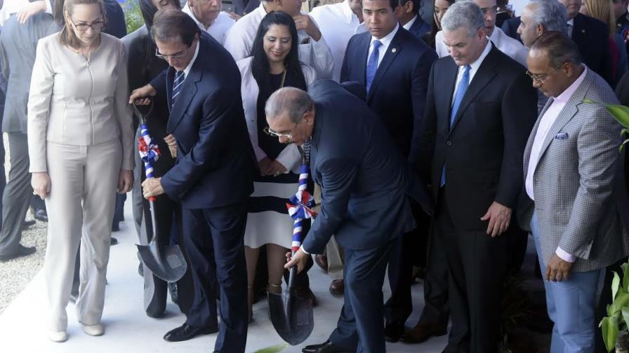 Presidente Medina da inicio a la Ciudad Juan Bosch Santiago y entrega cuatro centros educativos