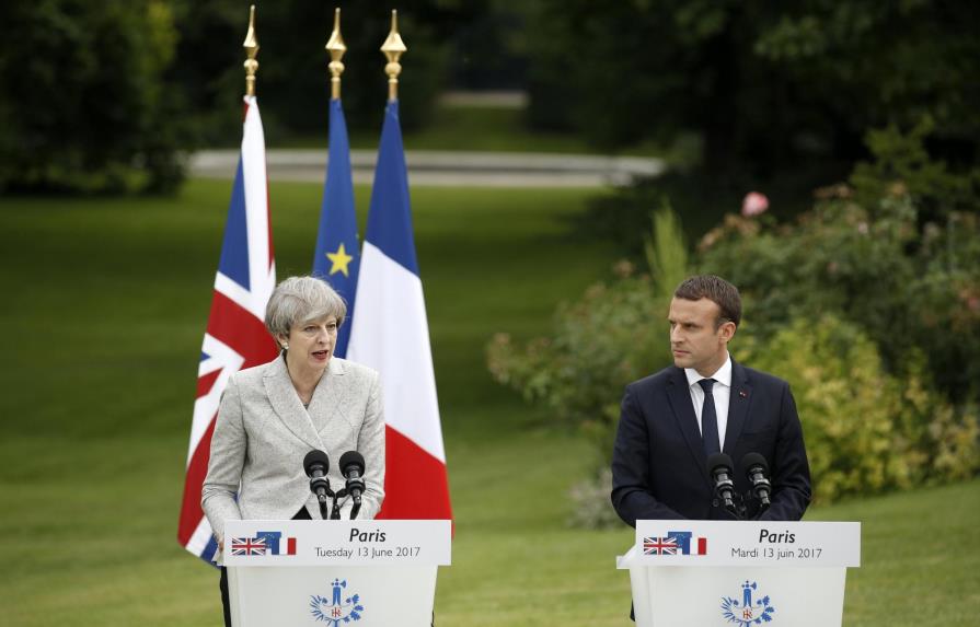 Macron y May acuerdan estrechar el cerco a la propaganda yihadista