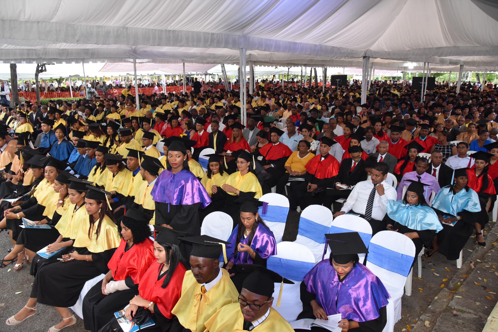 El acto fue celebrado en la Plaza Héroes de Abril de la UASD.