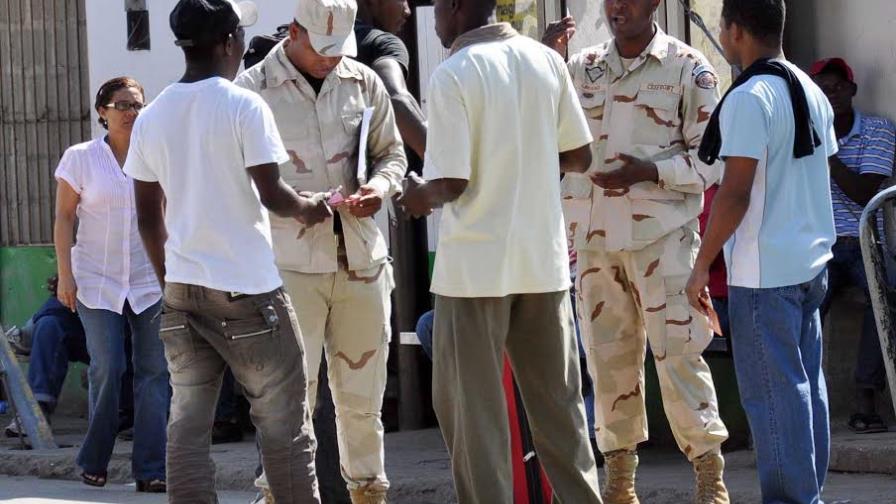 CESFRONT apresa 318 haitianos en condición ilegal en Dajabón CESFRONT apresa 318 haitianos en condición ilegal en Dajabón