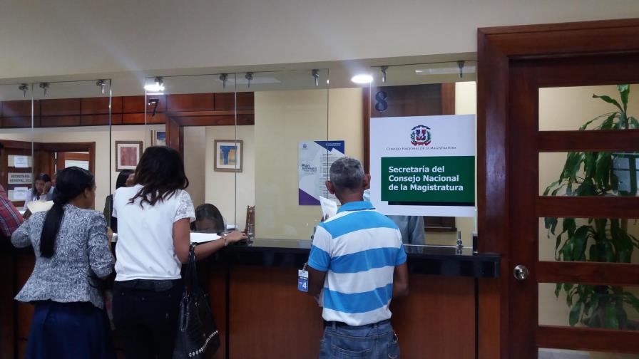 Sólo hay seis aspirantes inscritos a la Suprema Corte y Tribunal Electoral