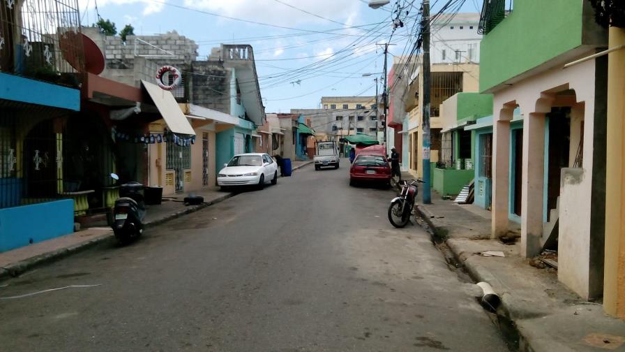 Moradores del barrio  24 de Abril dicen no reciben agua desde Semana Santa 