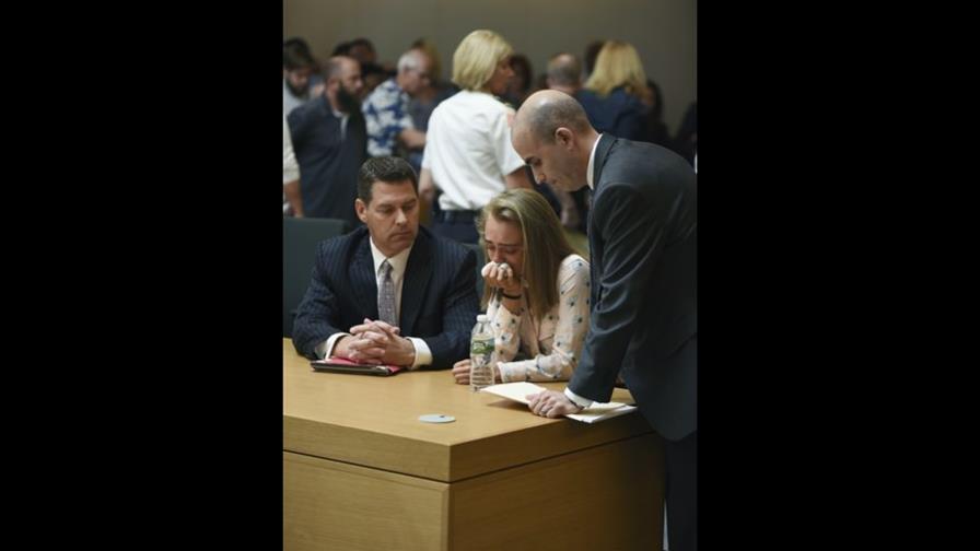 EE.UU.: Condenan a mujer que envió textos instando a suicidio 