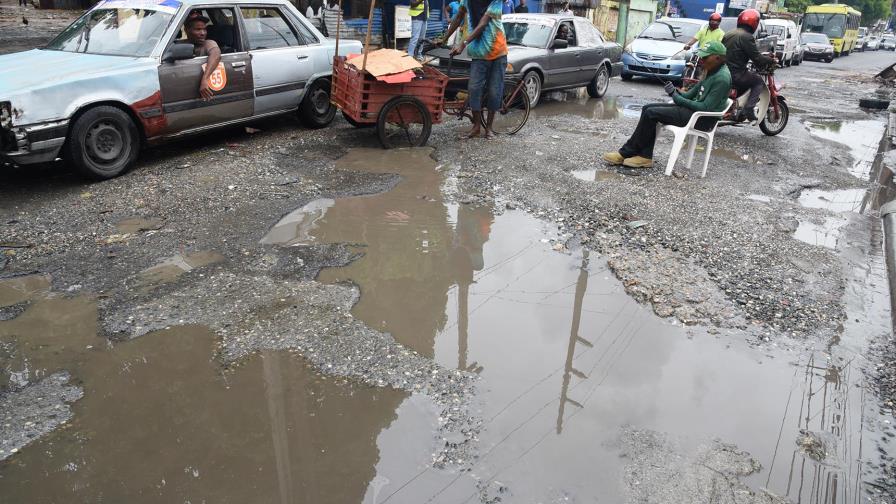 Caos en la intersección de carretera de Mendoza con Charles de Gaulle