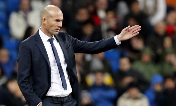 Entrenador del Real Madrid trata de persuadir a Ronaldo de no dejar el equipo