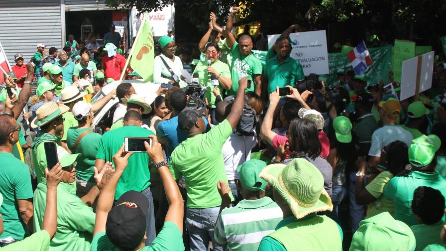 Marcha Verde recorre barrios y pide invertir en esos sectores dinero de sobrevaluación de obras Marcha Verde recorre barrios y pide invertir en esos sectores dinero de sobrevaluación de obras