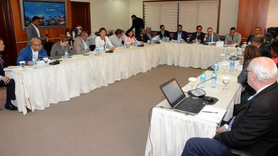 Comisión que estudia Ley de Partidos acuerda limitar la publicidad en la precampaña