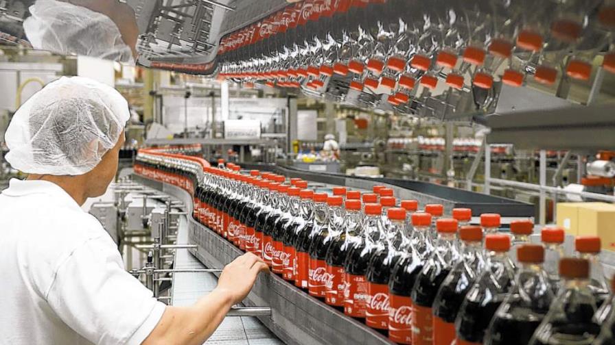 Nuevo impuesto a gaseosas preocupa al sector empresarial dominicano