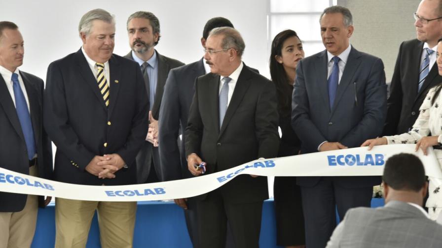 Presidente Medina inaugura planta de empresa Ecolab