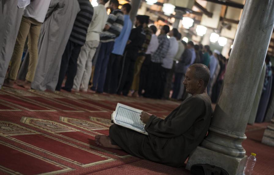  Vitales noches del Ramadán llenan las calles de El Cairo