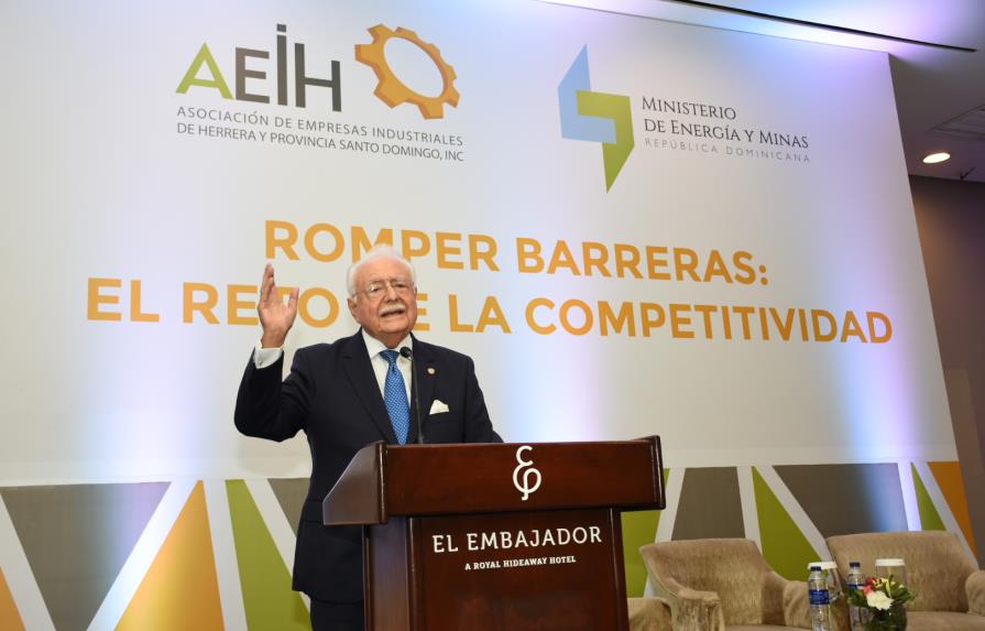 Isa Conde pide a empresarios dejar atrás la “competitividad espuria”, basada en bajos salarios 