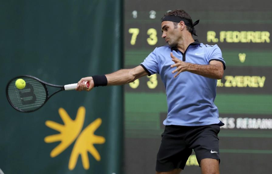 Roger Federer avanza se prepara para Wimbledon; vence al 29 del mundo por 7-6 (7/4) y 6-4
