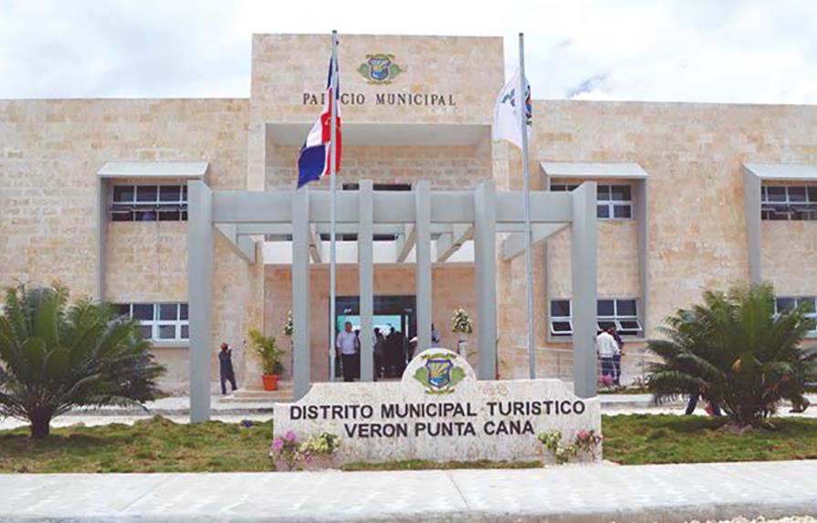 Poder económico del distrito municipal Verón enfrenta a distintos sectores