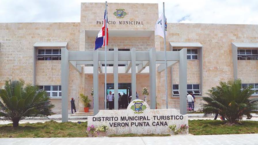 Poder económico del distrito municipal Verón enfrenta a distintos sectores