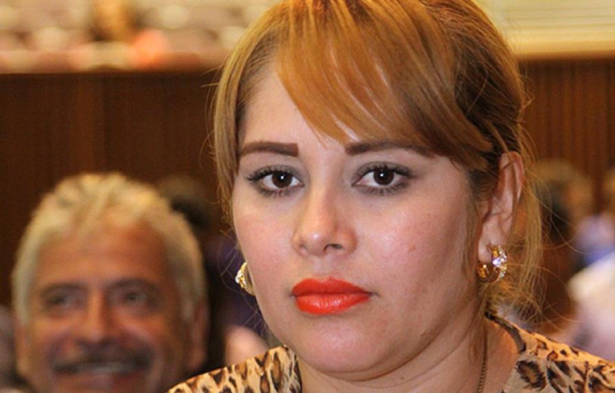Detienen en frontera de EEUU a la exdiputada mexicana Sánchez ligada al Chapo