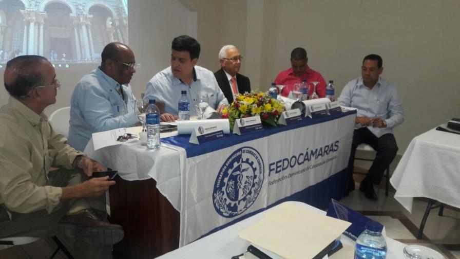 Federación Dominicana de Cámaras de Comercio rechaza tasa a gaseosas