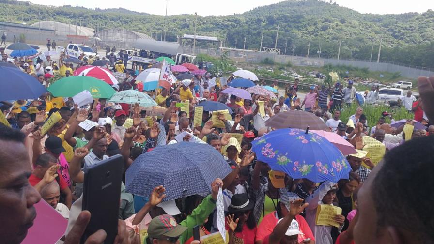 Familia vuelve a exigir pago de US$2,500 millones por terrenos que ocupa la Barrick Gold