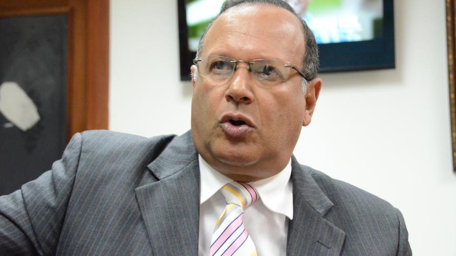 Director del Servicio Nacional de Salud se queja del funcionamiento de hospitales municipales periféricos