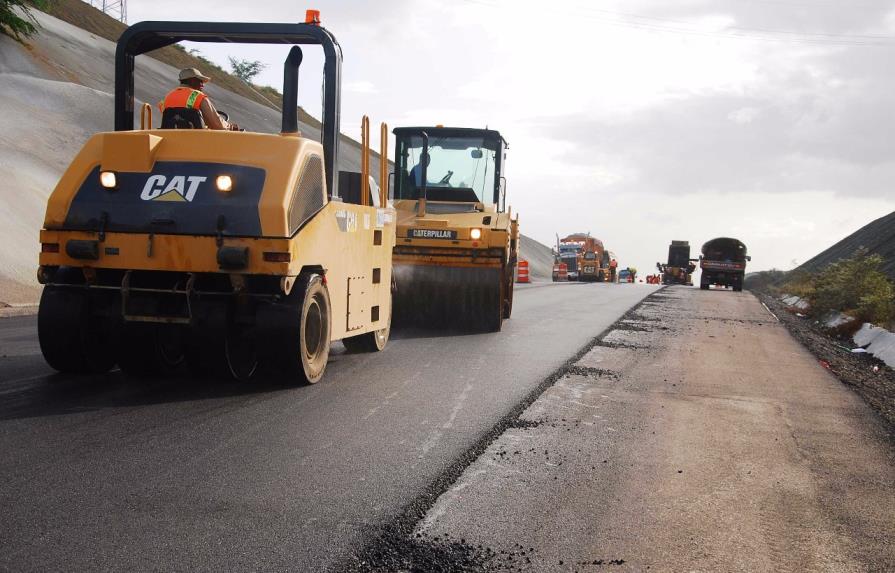 Gobierno invierte 600 millones de pesos en carretera Azua-Barahona