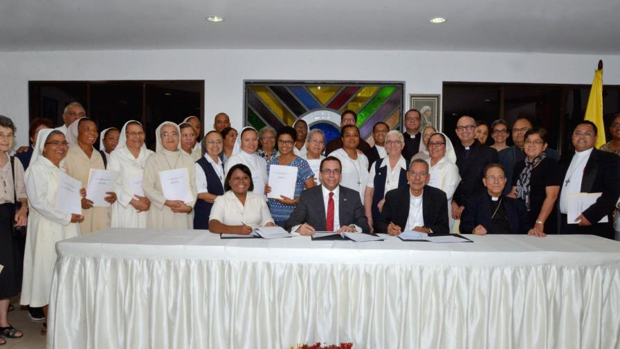 Educación acuerda con Episcopado paso de 127 colegios a sector público Educación acuerda con Episcopado paso de 127 colegios a sector público