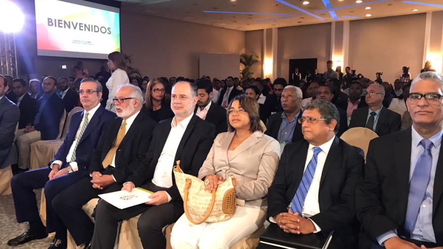  Luis Abinader: “Tecnologías en manos de un liderazgo clientelar y populista sirven para control político y desmovilización ciudadana”