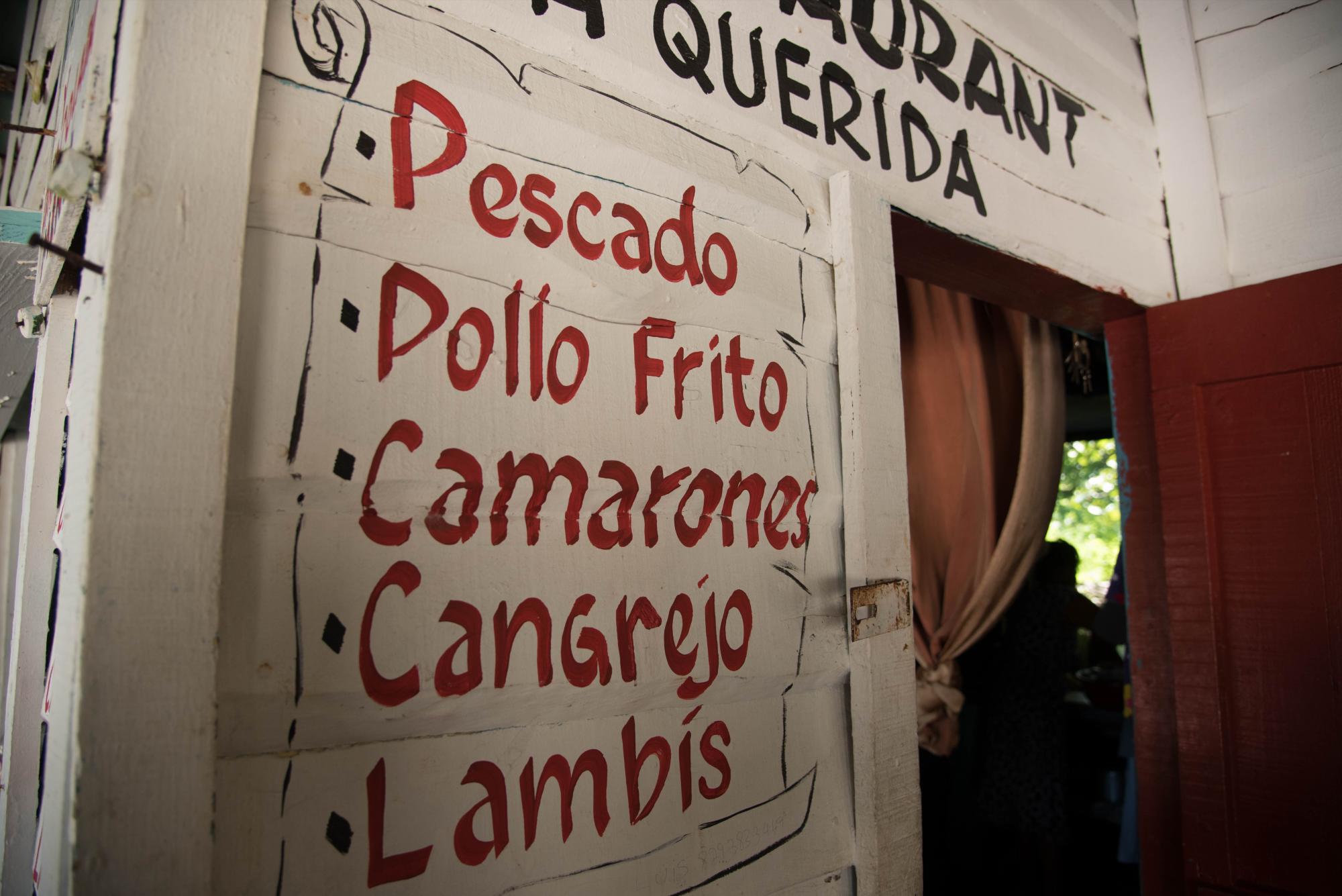 Un restaurante en la playa Diamante en Cabrera, provincia María Trinidad Sánchez.