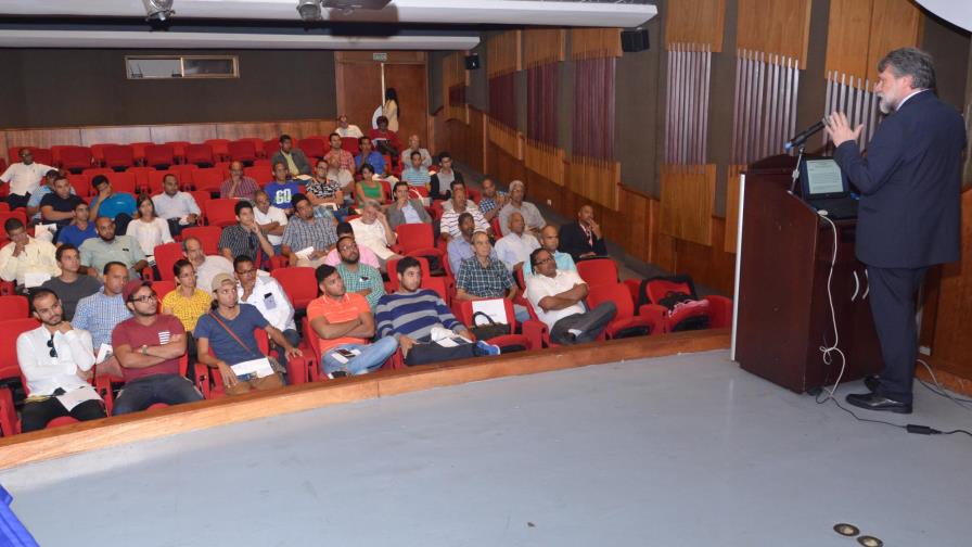 Ofrecen taller sobre datos de patentes