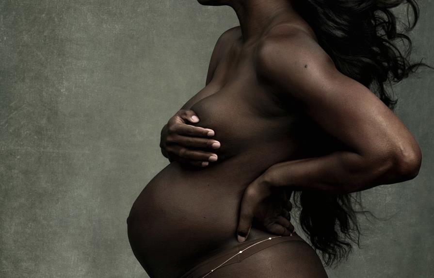 Serena Williams posa embarazada y desnuda para Vanity Fair