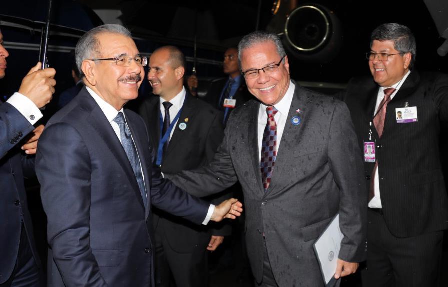 Presidente Medina llega a Costa Rica para participar en la cumbre del SICA