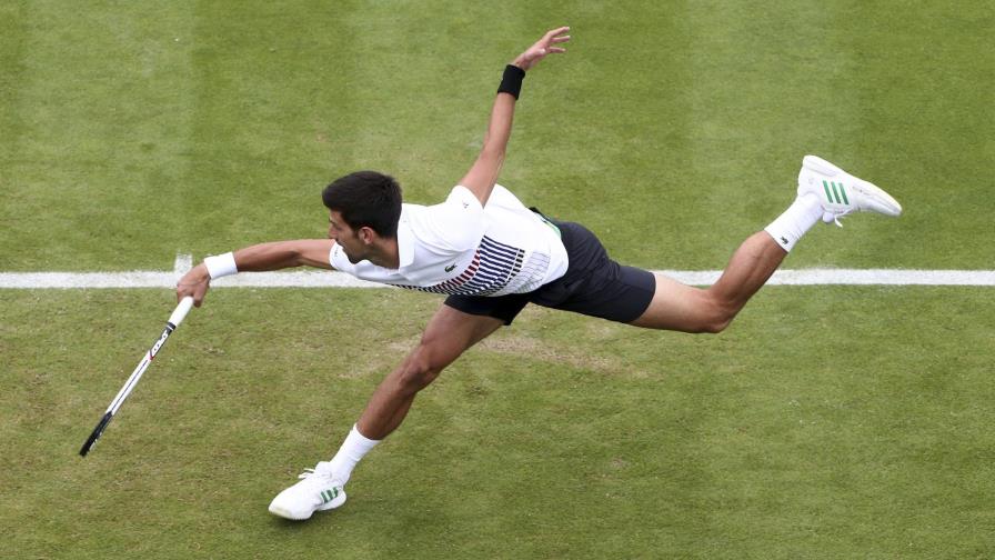 Novak Djokovic alcanza semifinales en Abierto de Eastbourne 