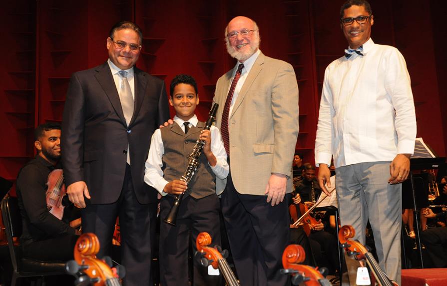  Cultura presenta la primera orquesta sinfónica infantil de Santiago