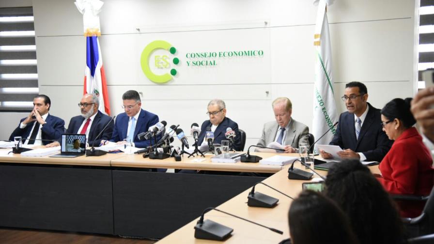 Comisión exige se expliquen “verdaderas razones del retraso de Punta Catalina”; dice puede subir costos