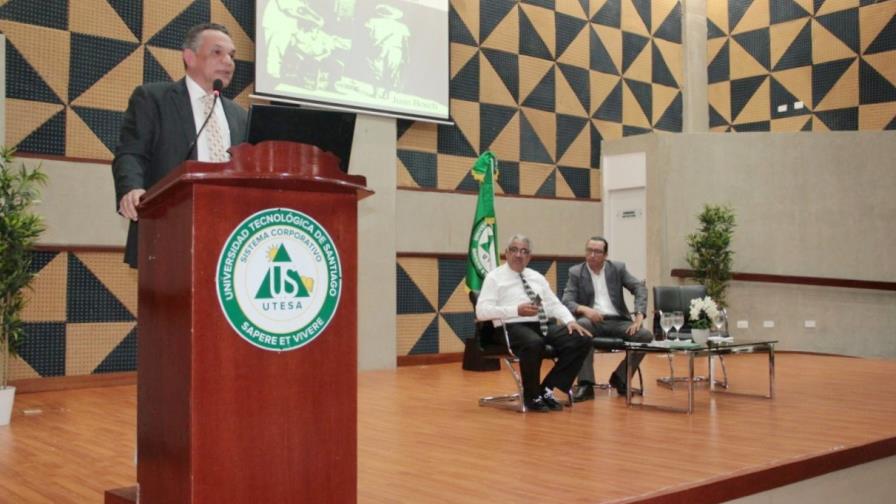 Ventura Camejo exhorta a jóvenes leer a Juan Bosch para entender mejor el país Ventura Camejo exhorta a jóvenes leer a Juan Bosch para entender mejor el país