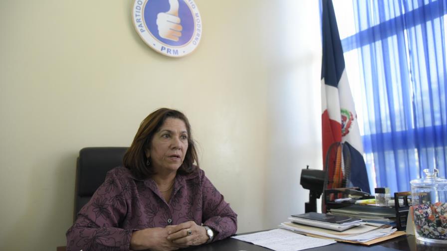 Regidora de Santiago pide al Gobierno asignar porcentaje establecido por ley a los Ayuntamientos