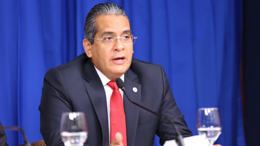 Tesorero nacional revela gobierno paga RD$12 mil millones en sueldos 