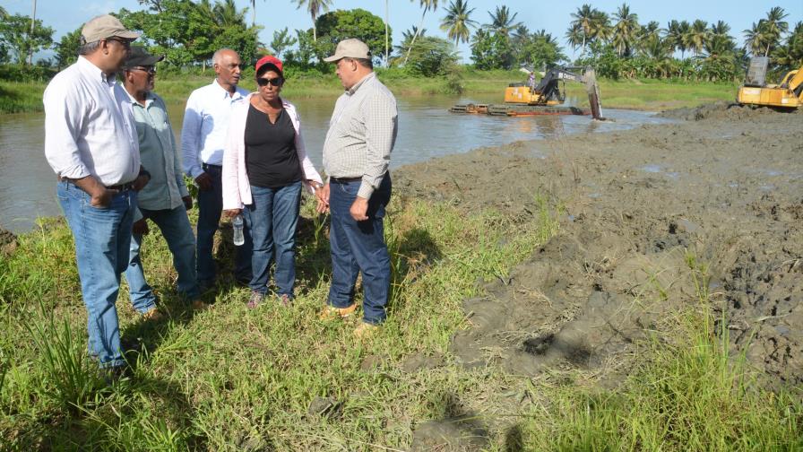 Gobierno inicia limpieza y mantenimiento de la parte baja del río Yuna