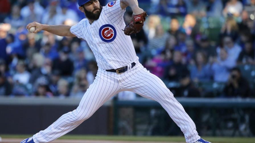 Jake Arrieta domina y Chicago vence a Rojos 6-2