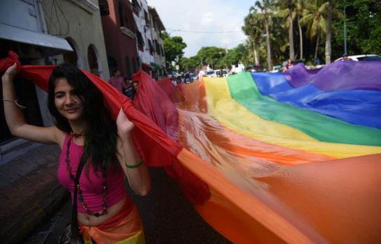 Homosexuales, lesbianas y transexuales insisten en que les reconozcan sus derechos