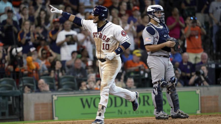Gurriel y Correa ayudan a Astros a apalear a Yanquis 